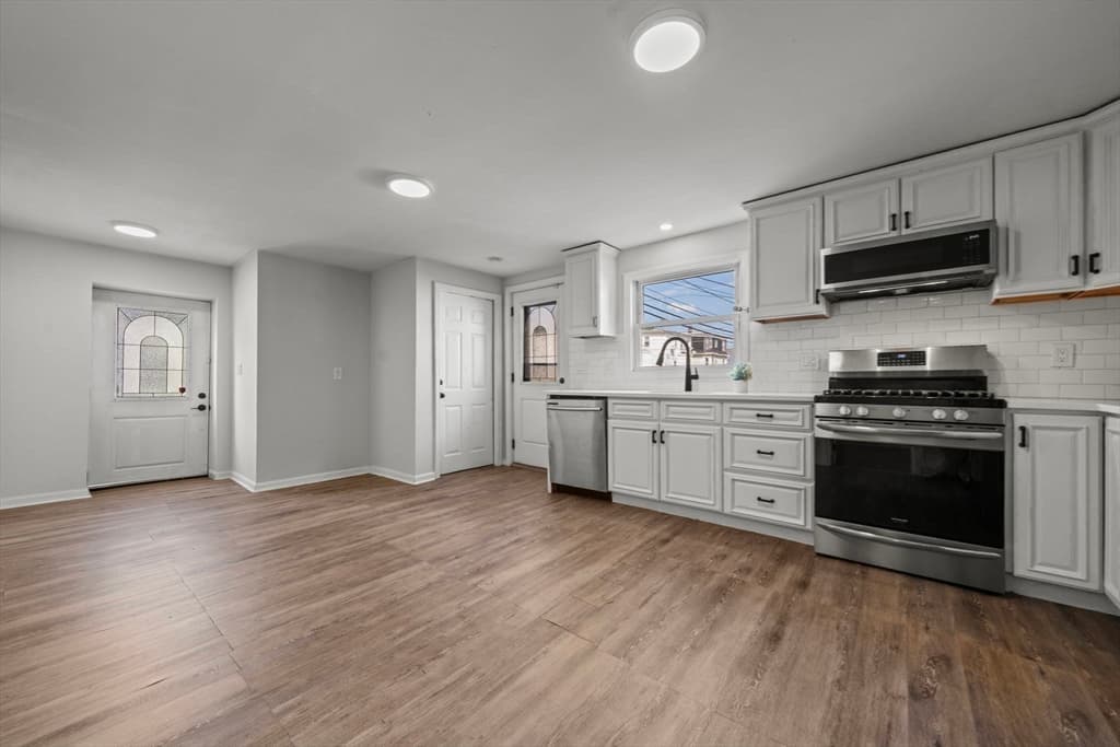 Single Family Residence at 28 Warren St, Peabody MA 01960, Peabody, photo 5 of 21