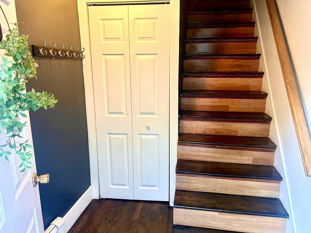 Single Family Residence at 17 Cutler St, Medway MA 02053, Medway, photo 3 of 17