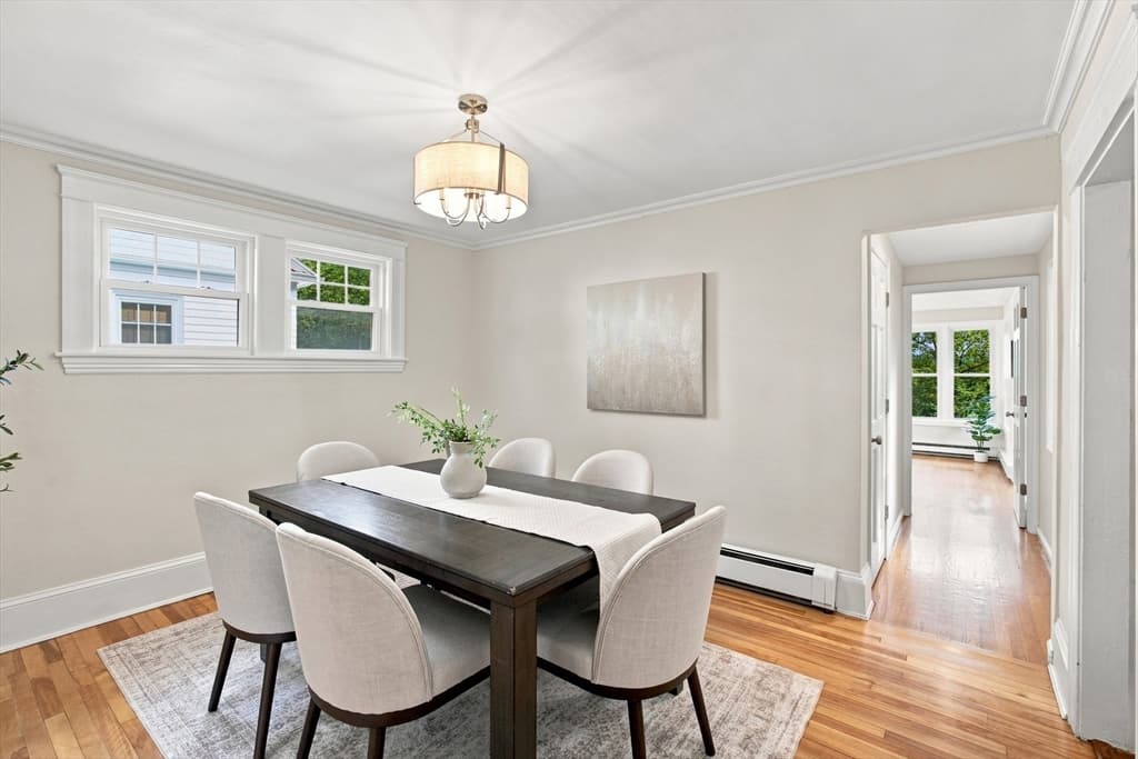 Single Family Residence at 31 Barnard Rd, Worcester MA 01605, Worcester, photo 6 of 42