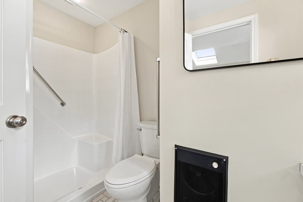 Single Family Residence at 31 Barnard Rd, Worcester MA 01605, Worcester, photo 16 of 42
