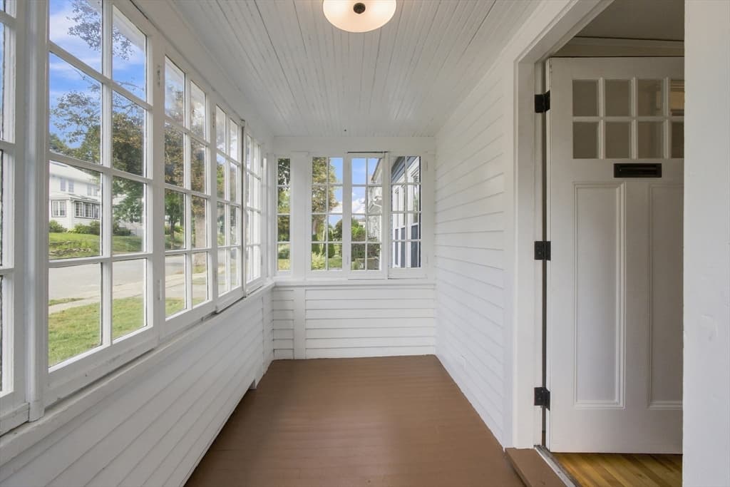 Single Family Residence at 31 Barnard Rd, Worcester MA 01605, Worcester, photo 33 of 42