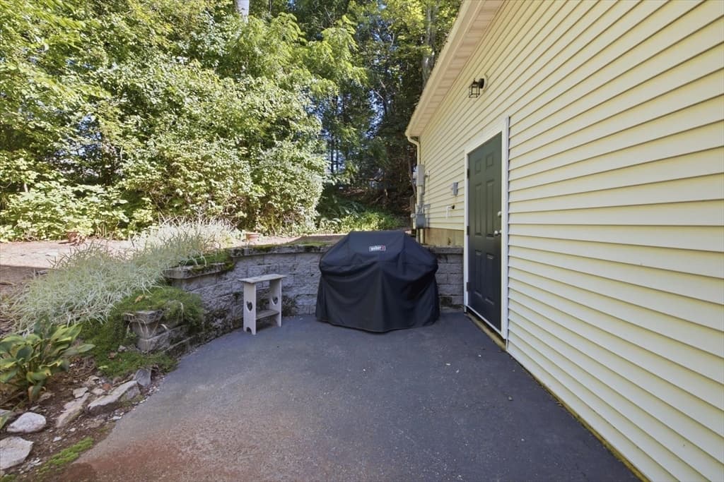 Condominium at 6 Warsaw Ave # 2, Dudley MA 01571, Dudley, photo 18 of 25
