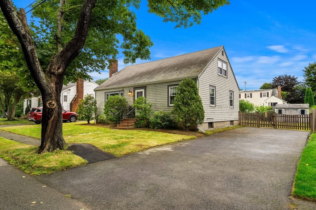 Single Family Residence at 18 Iverson Rd, Beverly MA 01915, Beverly, photo 2 of 31