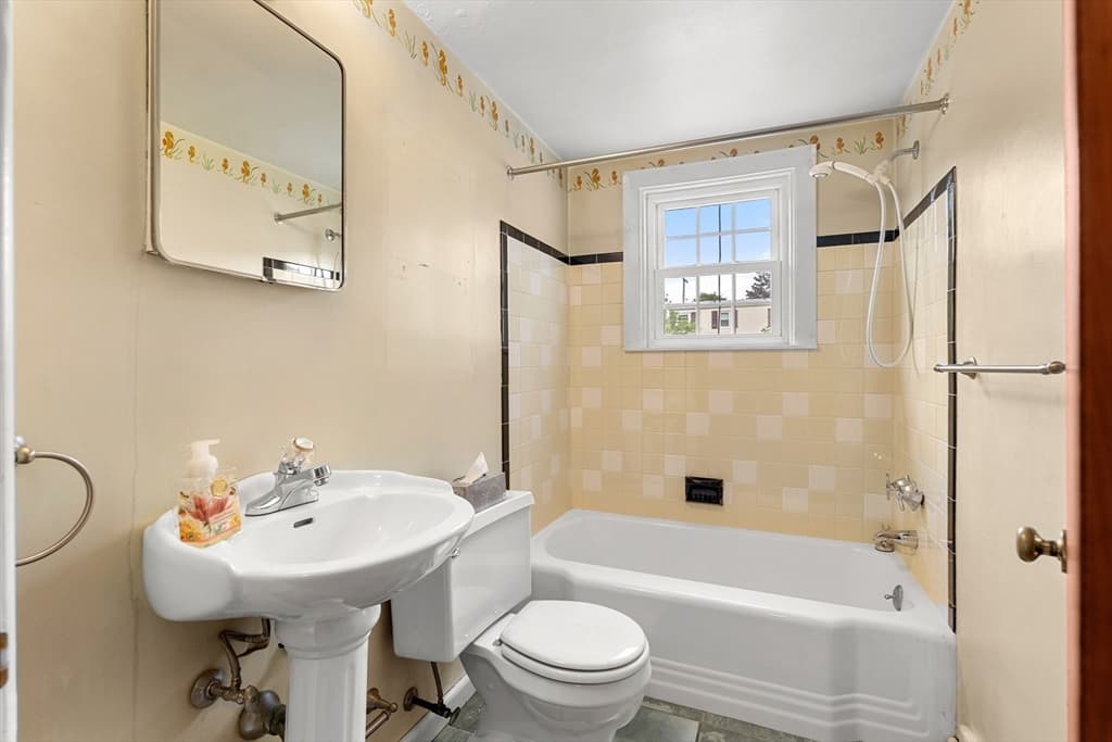 Single Family Residence at 18 Iverson Rd, Beverly MA 01915, Beverly, photo 17 of 31