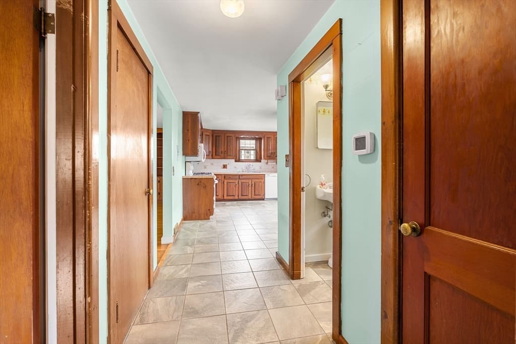 Single Family Residence at 18 Iverson Rd, Beverly MA 01915, Beverly, photo 14 of 31