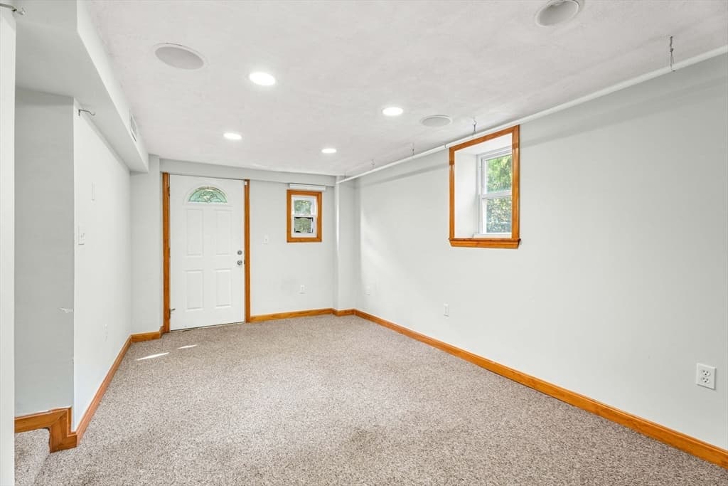 Single Family Residence at 21 Evelyn Pl, Quincy MA 02171, Quincy, photo 30 of 30