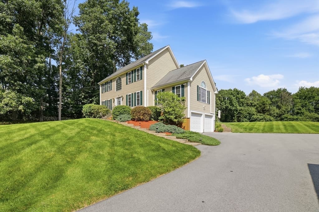Single Family Residence at 10 Roberts Rd, Dudley MA 01571, Dudley, photo 2 of 35