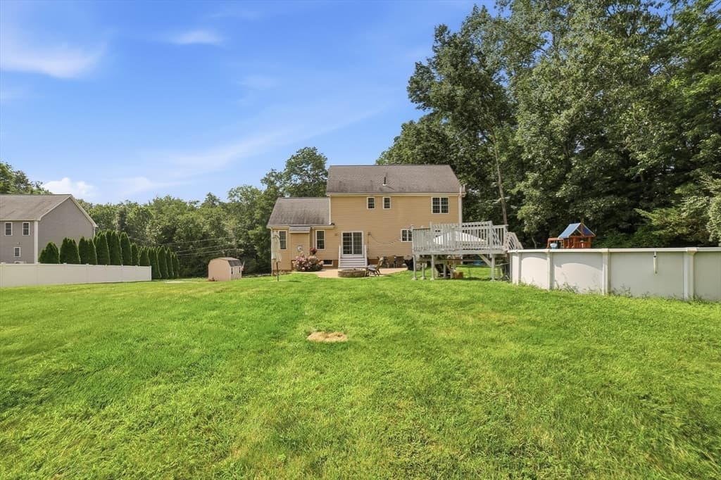 Single Family Residence at 10 Roberts Rd, Dudley MA 01571, Dudley, photo 5 of 35