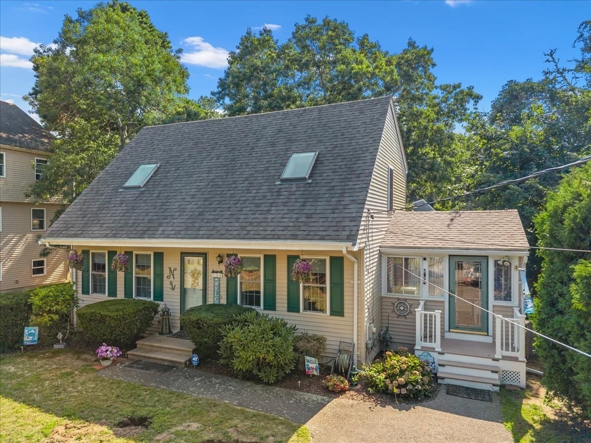 Single Family Residence at 108 Wareham Lake Shore Dr, Wareham MA 02538, Wareham, photo 2 of 42