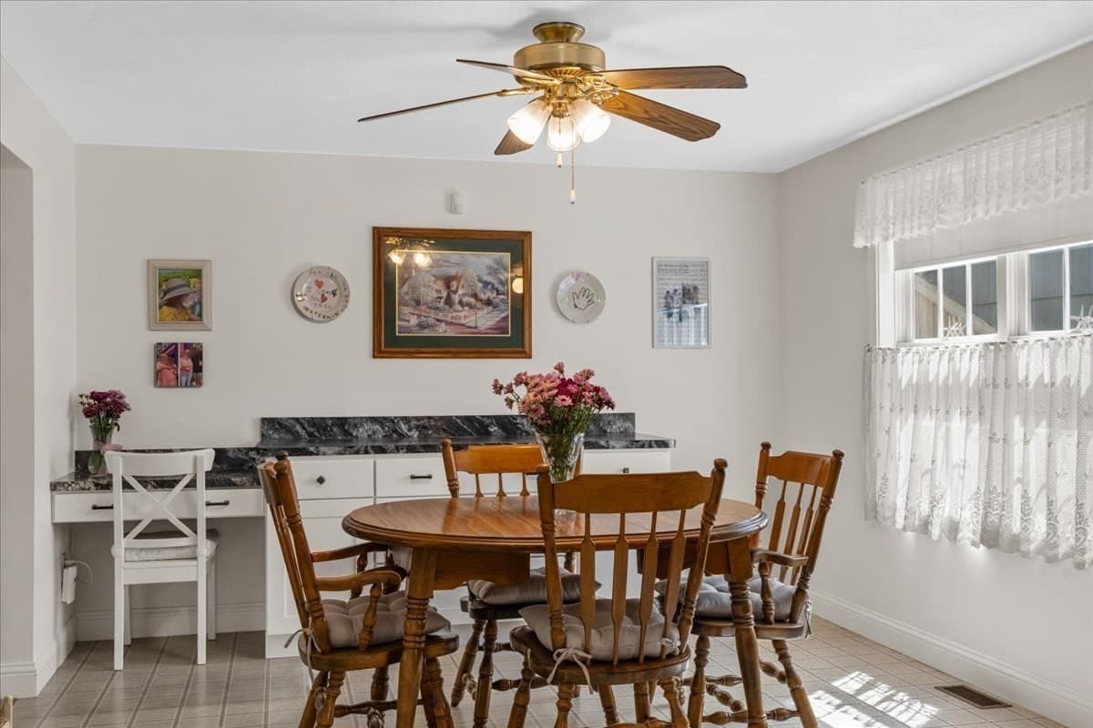 Single Family Residence at 108 Wareham Lake Shore Dr, Wareham MA 02538, Wareham, photo 13 of 42
