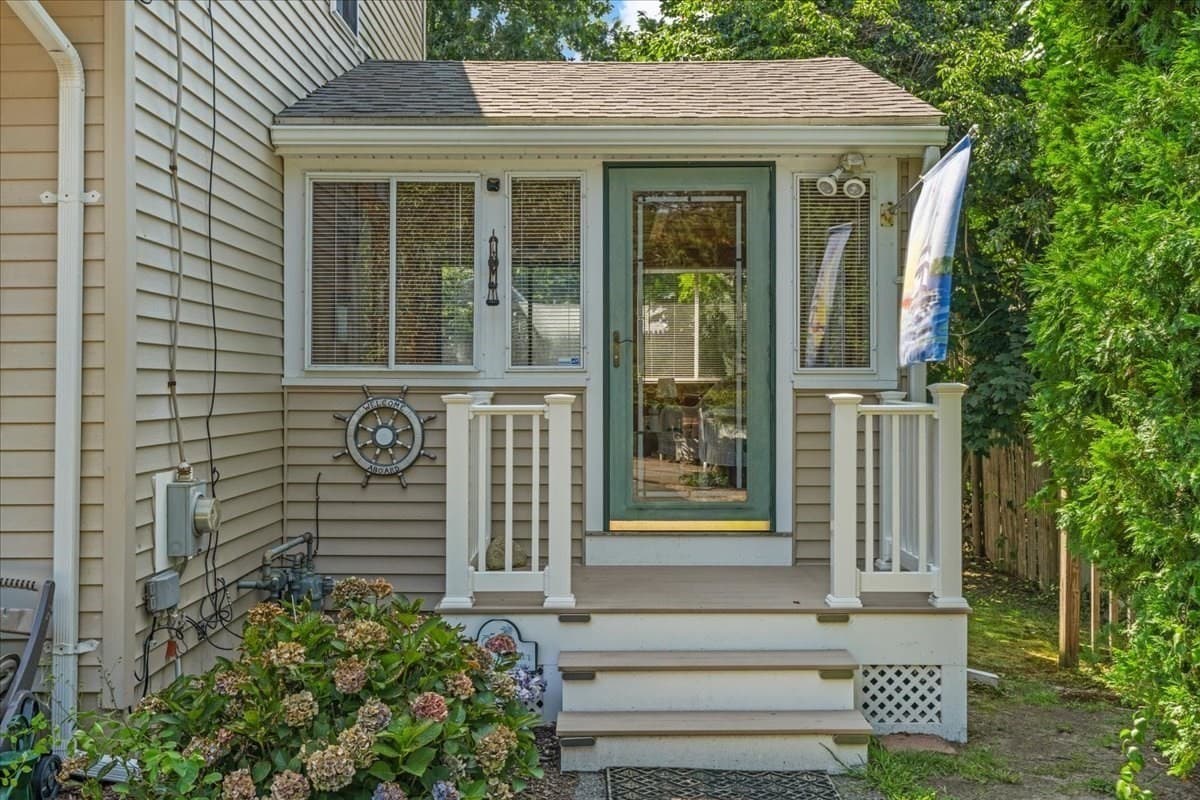 Single Family Residence at 108 Wareham Lake Shore Dr, Wareham MA 02538, Wareham, photo 32 of 42