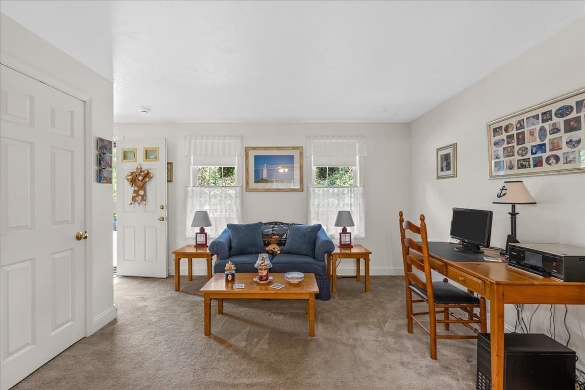 Single Family Residence at 108 Wareham Lake Shore Dr, Wareham MA 02538, Wareham, photo 9 of 42