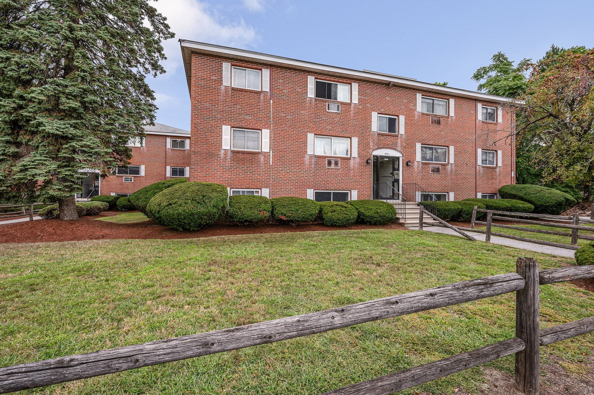 7 Glen Ave # 7, Chelmsford MA 01824