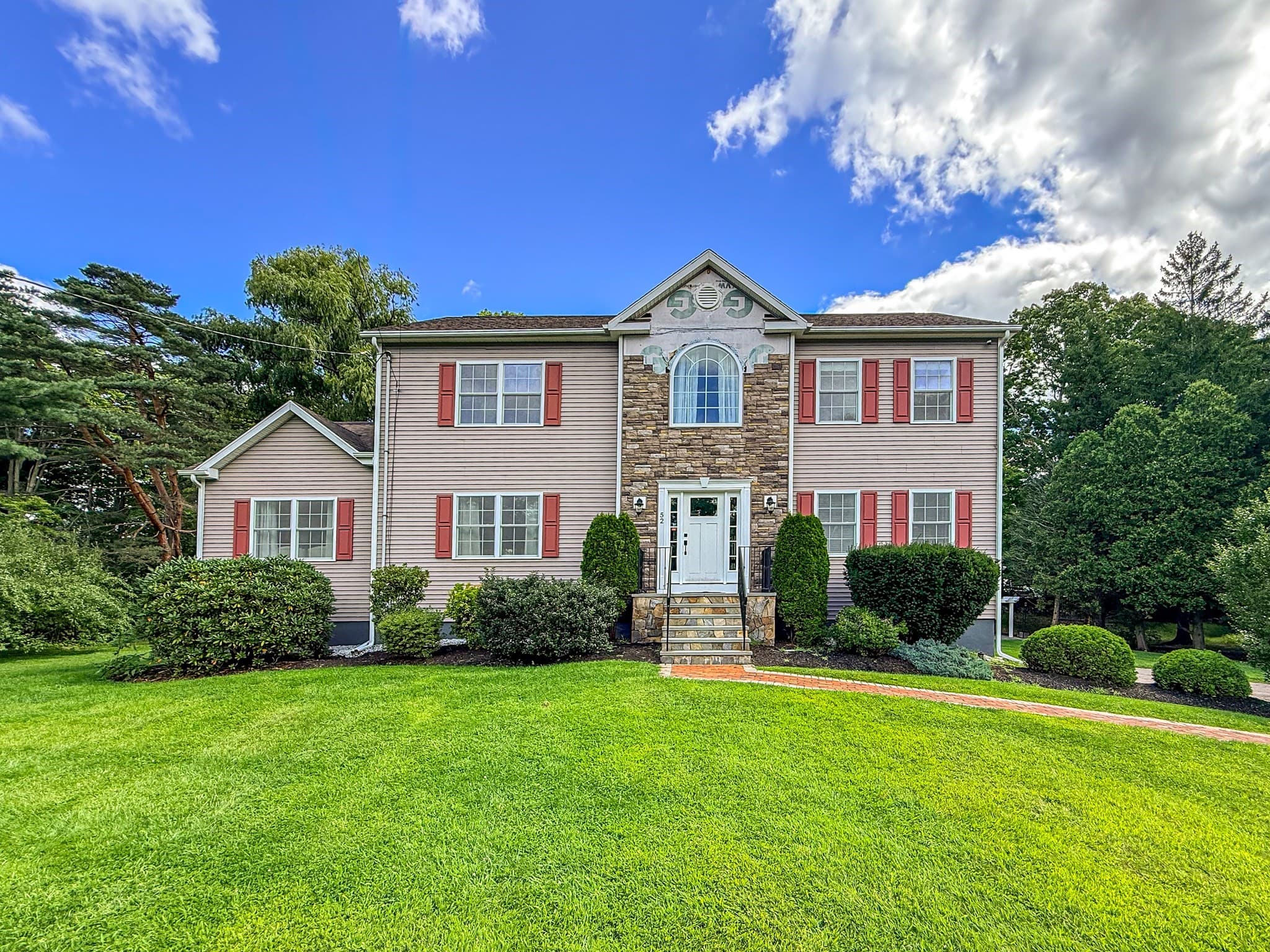 Single Family Residence at 52 Phelps St, Marlborough MA 01752, Marlborough, photo 2 of 42
