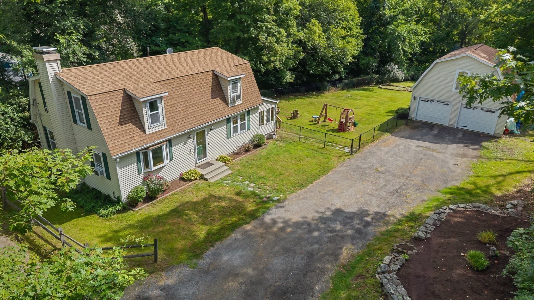 Single Family Residence at 1 Shady Ln, Leicester MA 01524, Leicester, photo 3 of 29