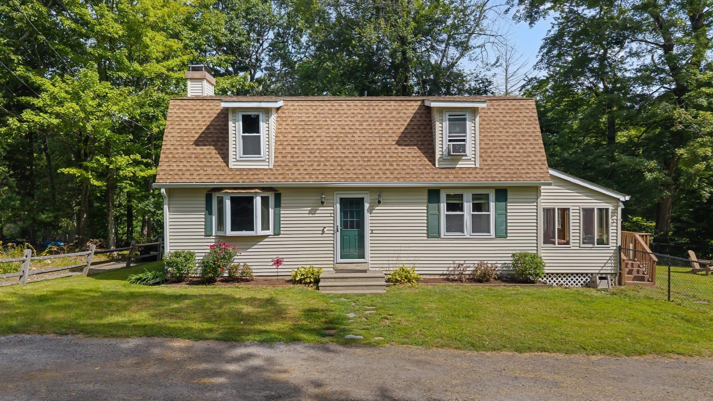 Single Family Residence at 1 Shady Ln, Leicester MA 01524, Leicester, photo 4 of 29