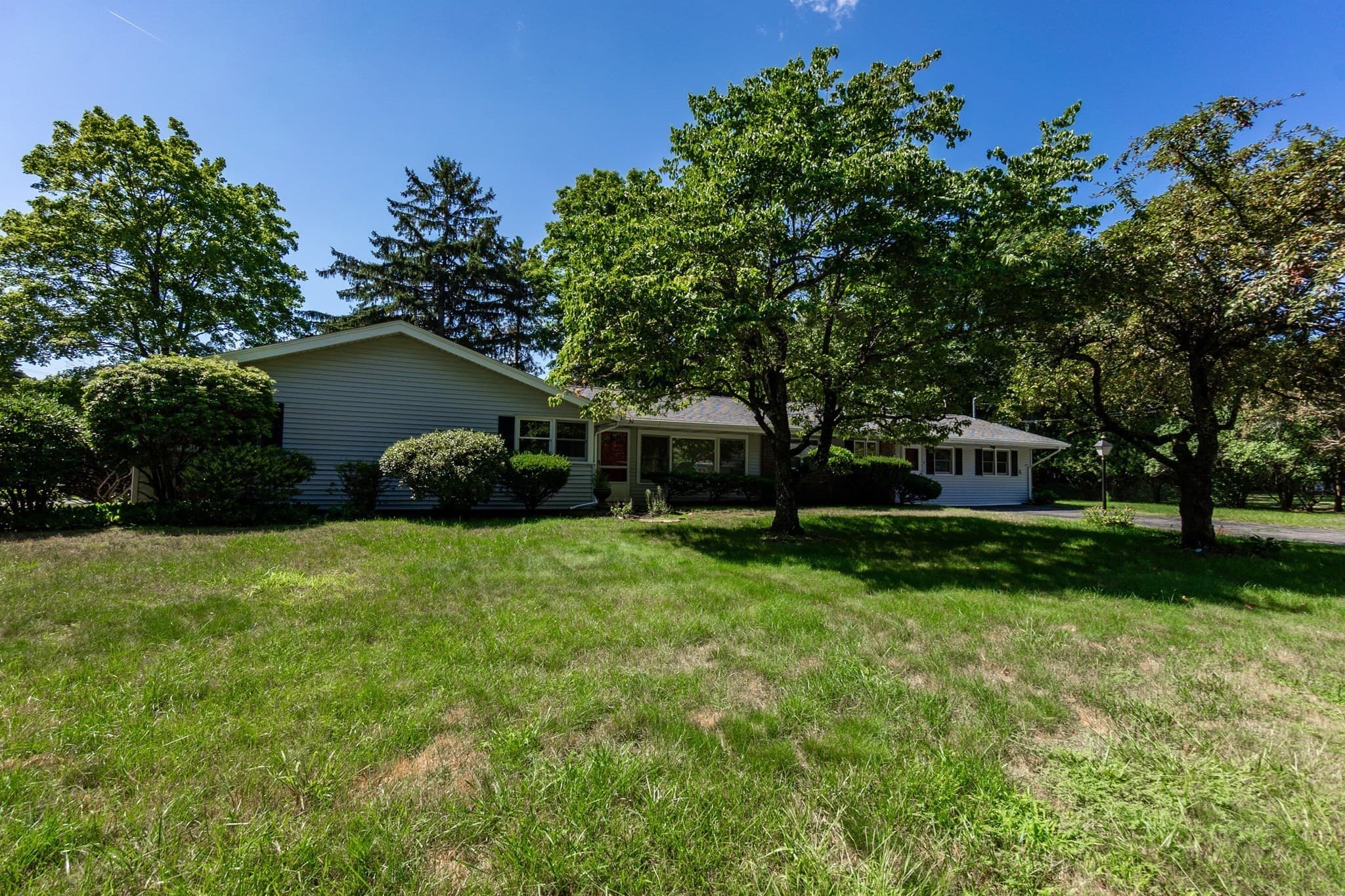 Single Family Residence at 4 Craig Rd, Framingham MA 01701, Framingham, photo 2 of 42