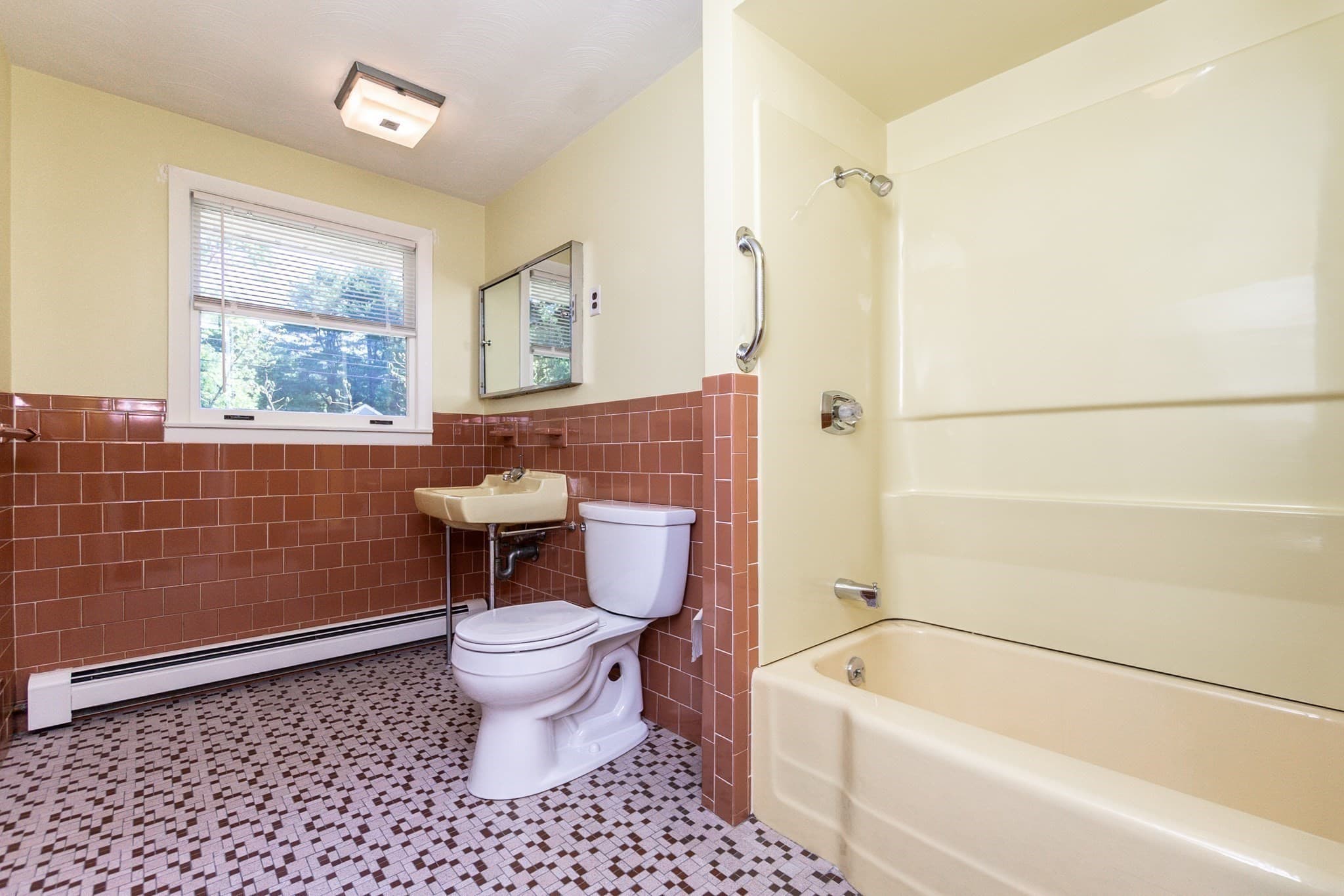 Single Family Residence at 4 Craig Rd, Framingham MA 01701, Framingham, photo 13 of 42