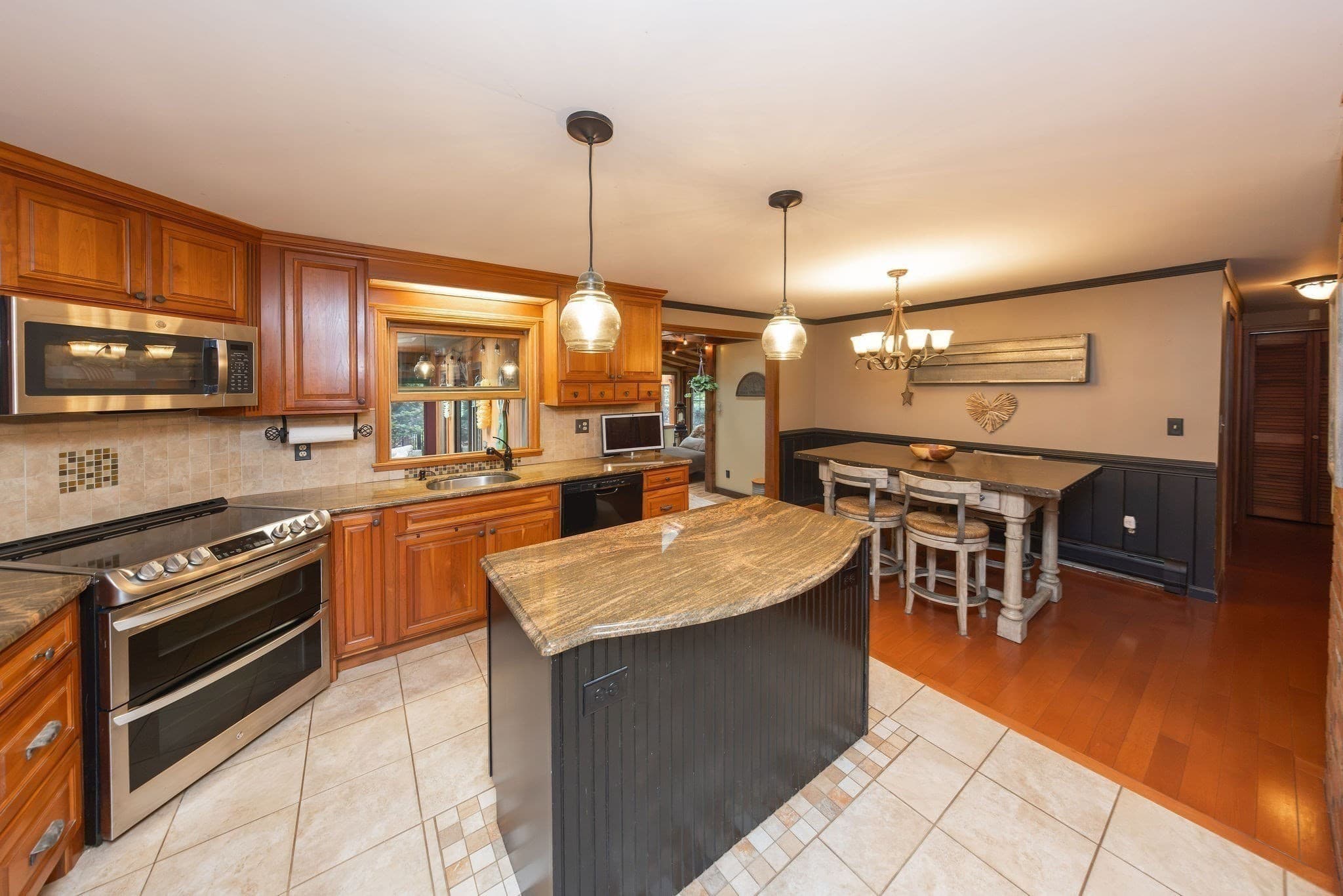 Single Family Residence at 4 Oscars Drive, Spencer MA 01562, Spencer, photo 5 of 42
