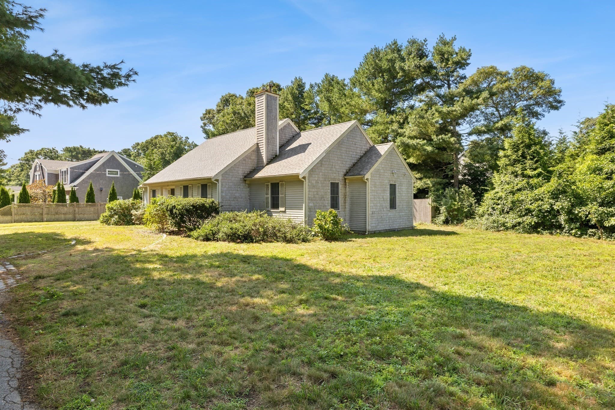 Single Family Residence at 137 Wianno Circle, Barnstable MA 02655, Barnstable, photo 7 of 39