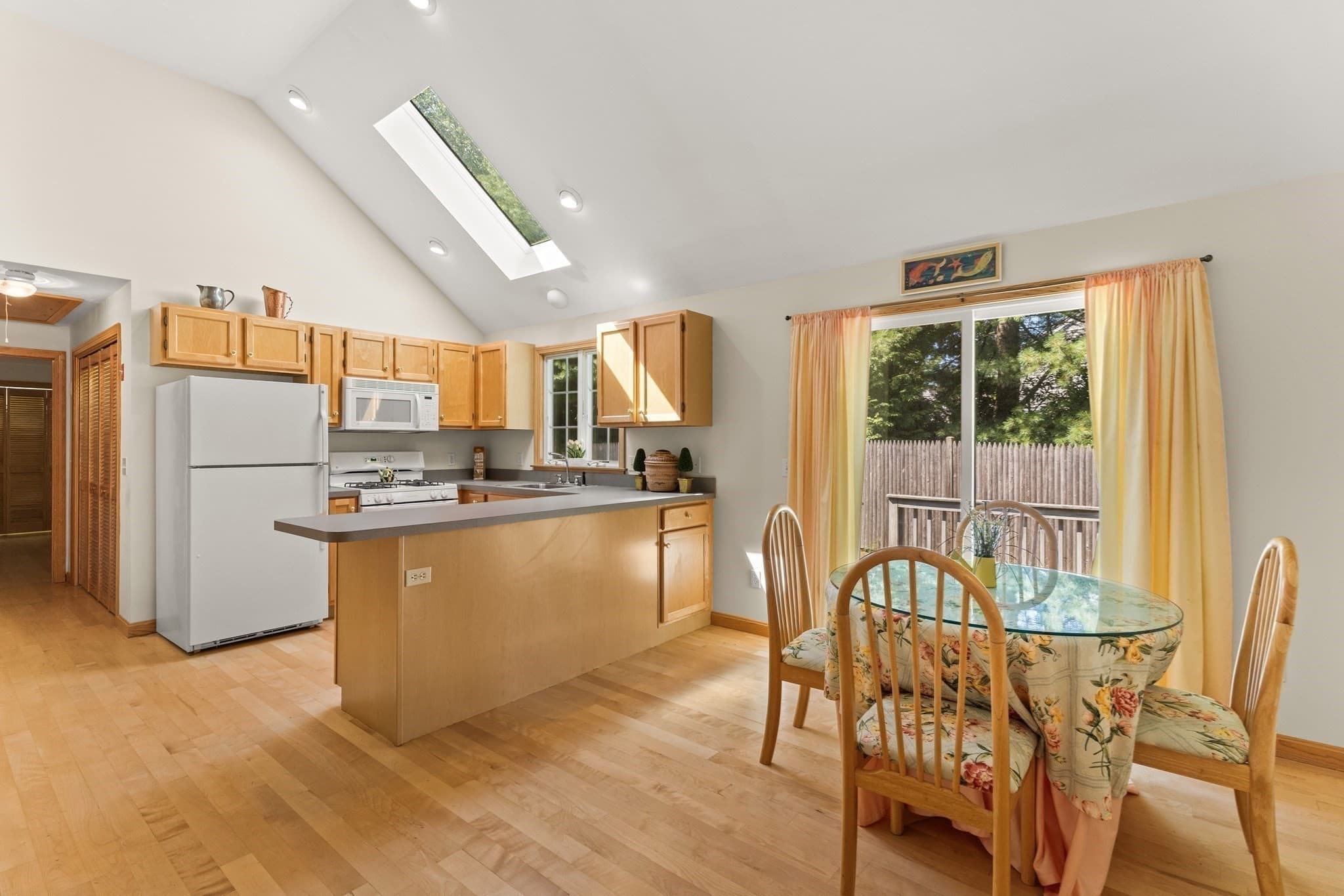 Single Family Residence at 137 Wianno Circle, Barnstable MA 02655, Barnstable, photo 14 of 39
