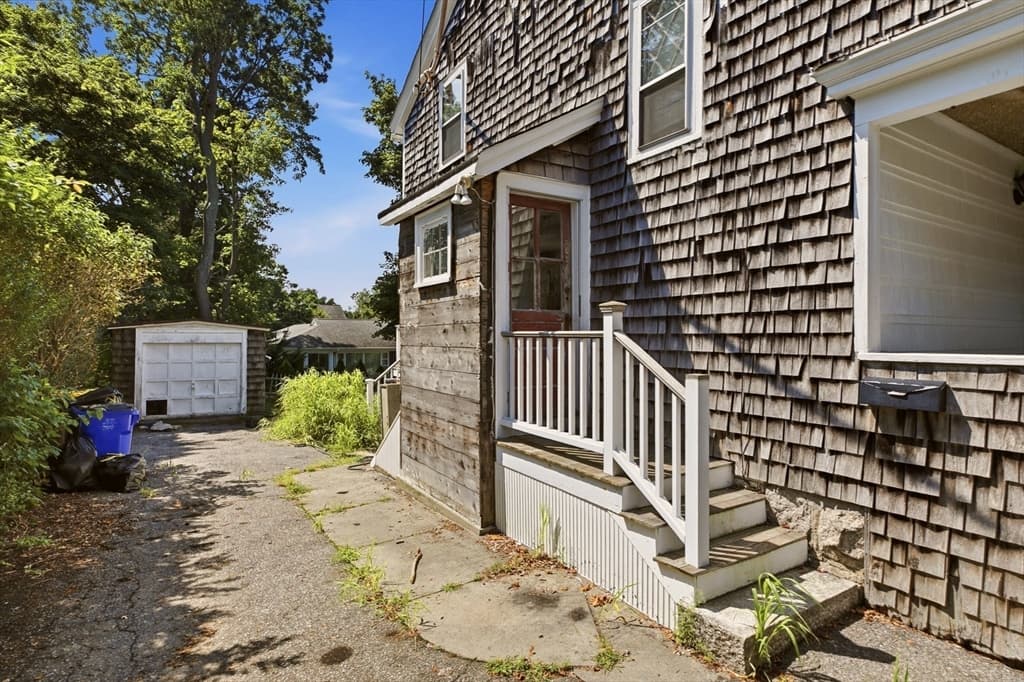 Single Family Residence at 283 Montgomery St, Fall River MA 02720, Fall River, photo 31 of 38