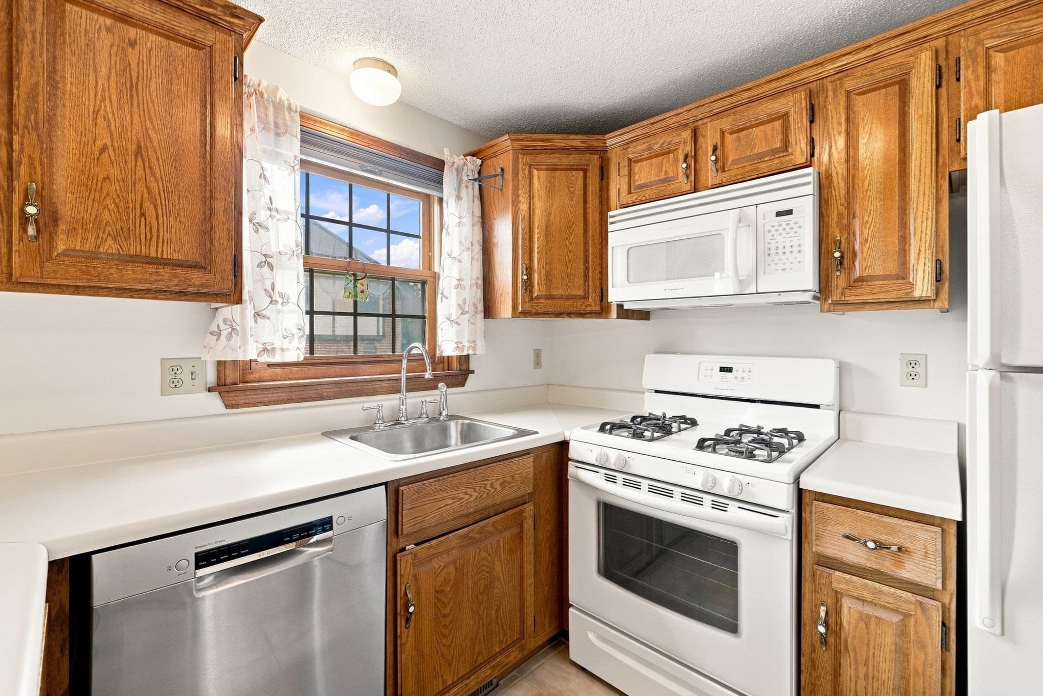 Condominium at E-46 Scotty Hollow Dr # 46, Chelmsford MA 01863, Chelmsford, photo 16 of 41