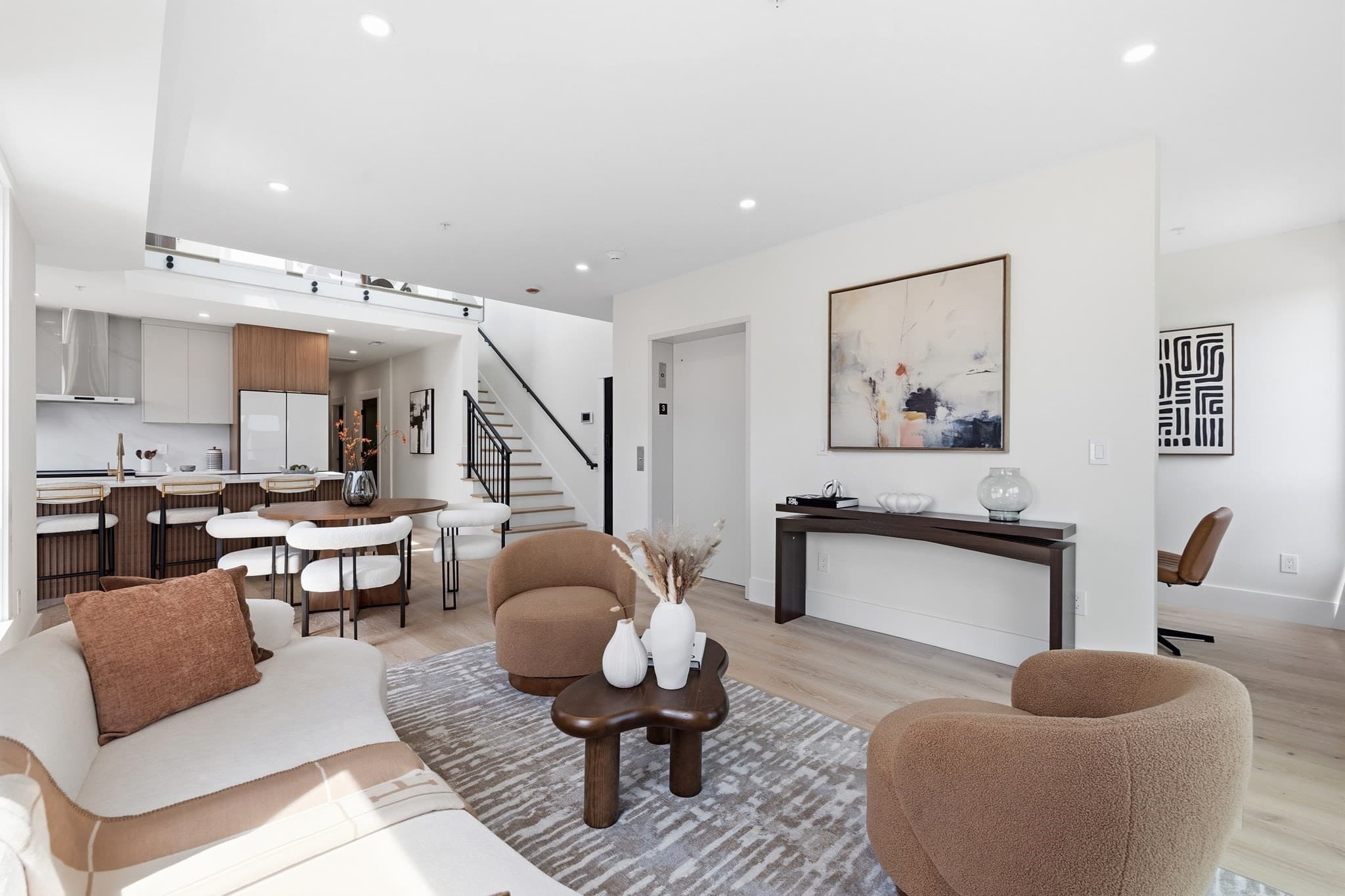 17 Holmes, Quincy MA 02171