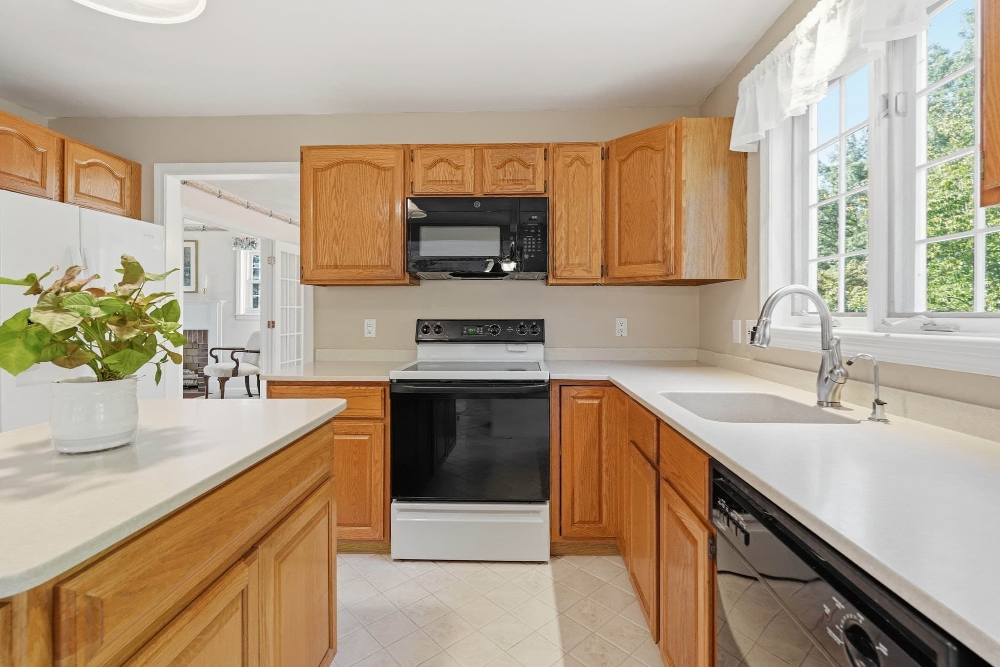 Single Family Residence at 32 Hammersmith, Dr., Saugus MA 01906, Saugus, photo 18 of 42