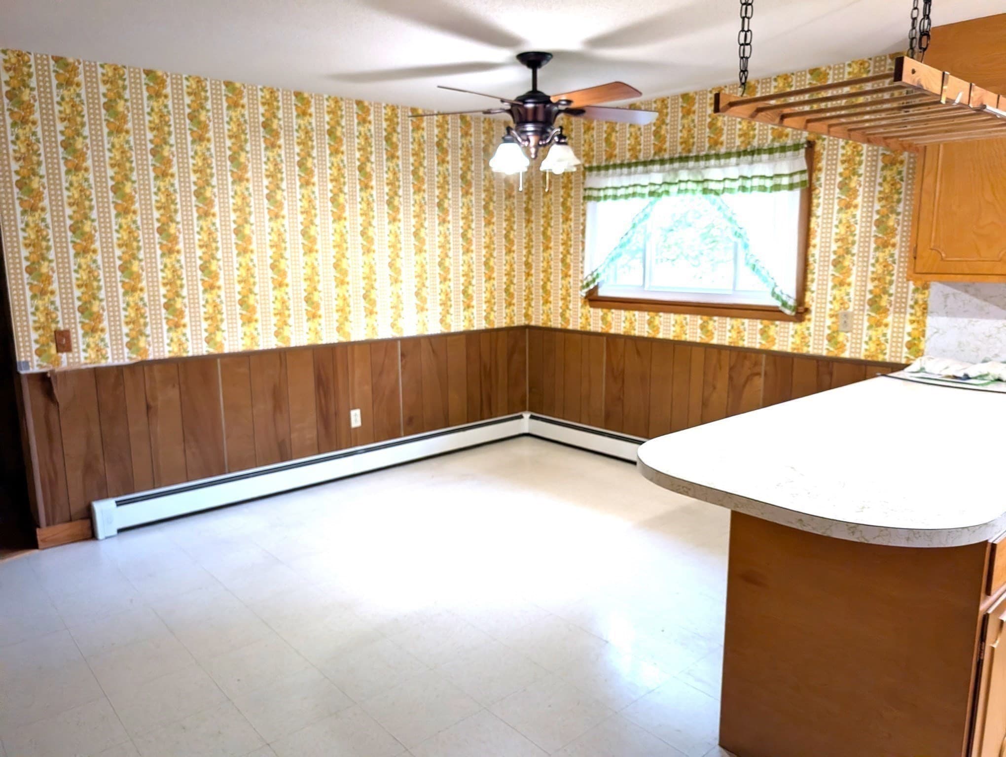 Single Family Residence at 7 Allen St, West Brookfield MA 01585, West Brookfield, photo 9 of 25
