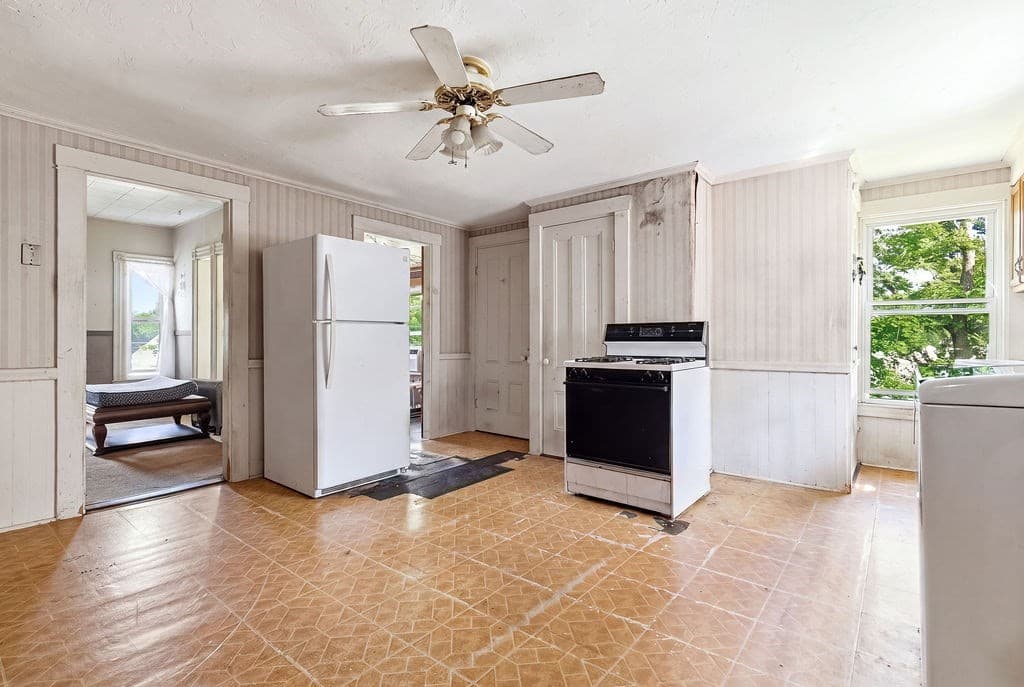 Multi Family at 46 Hollis St, Weymouth MA 02190, Weymouth, photo 25 of 42