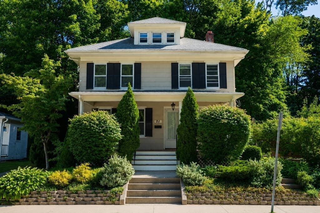 Single Family Residence at 21 Oak Street, Plymouth MA 02360, Plymouth, photo 2 of 32