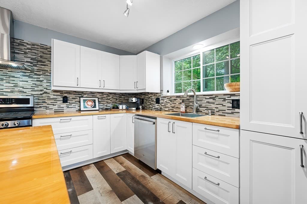 Condominium at 25 Voyagers Ln # 25, Ashland MA 01721, photo 12 of 30