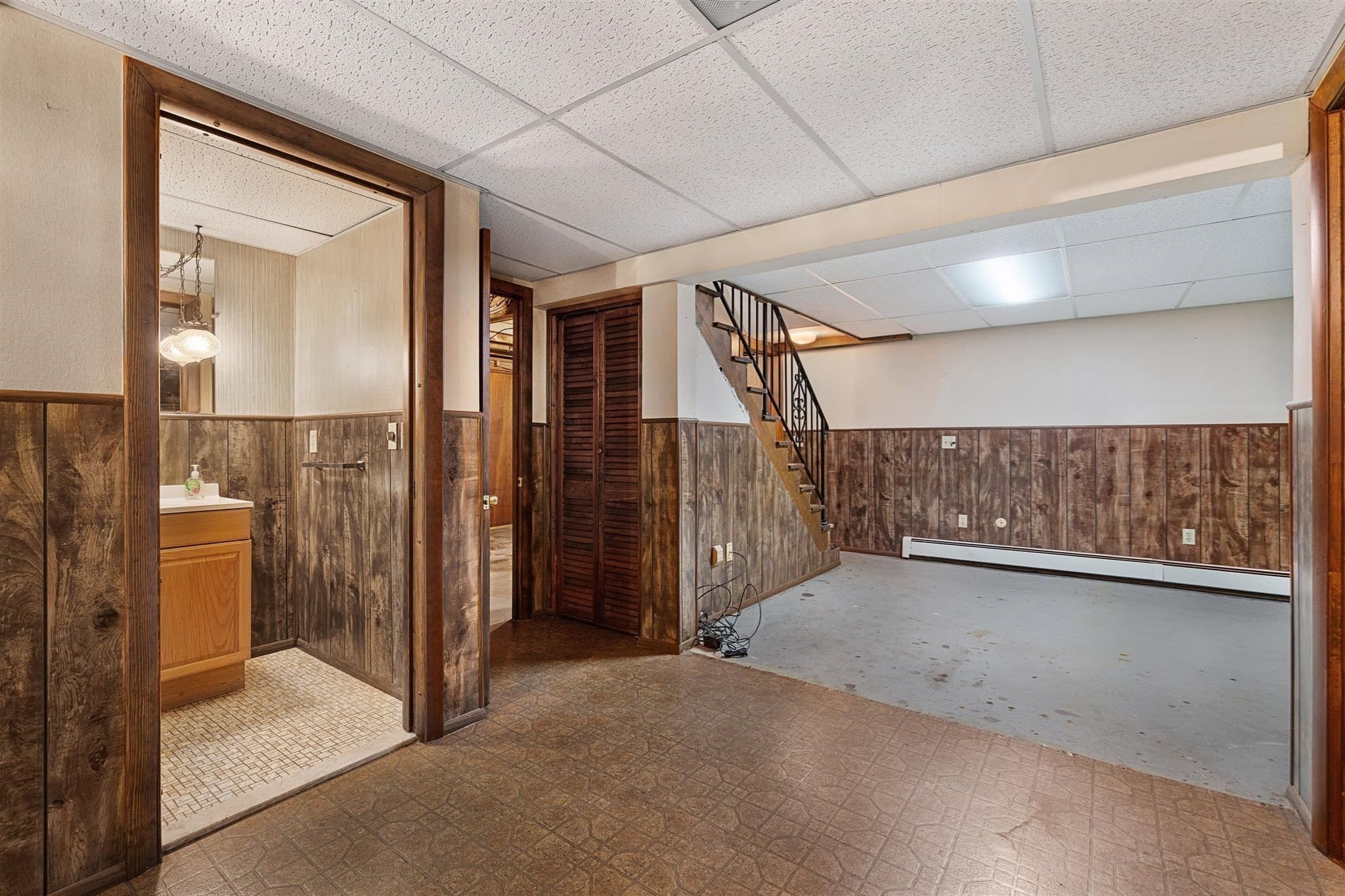 Single Family Residence at 8 Beechwood Dr, Rutland MA 01543, Rutland, photo 27 of 40