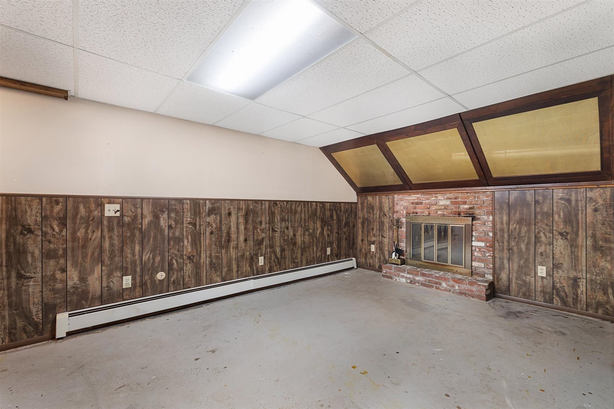 Single Family Residence at 8 Beechwood Dr, Rutland MA 01543, Rutland, photo 22 of 40