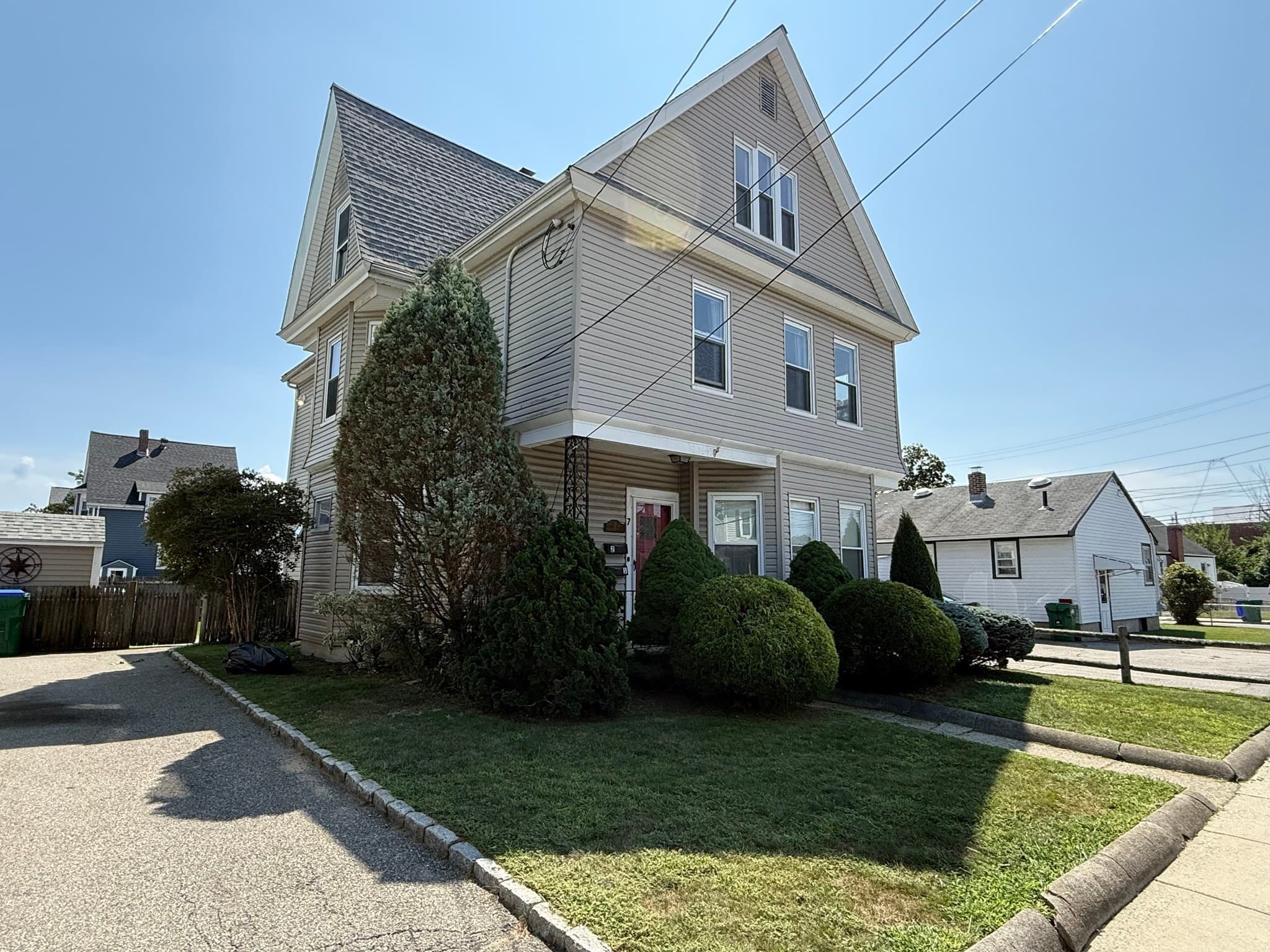 7 Pembroke St, Medford MA 02155