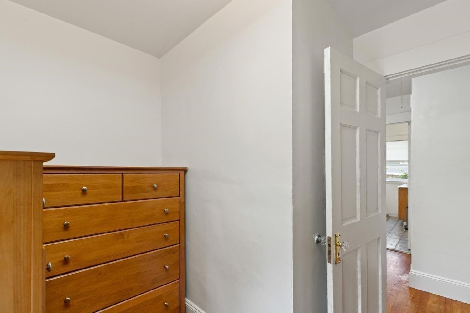 Condominium at 7 Lawrence St # B, Beverly MA 01915, Beverly, photo 26 of 36
