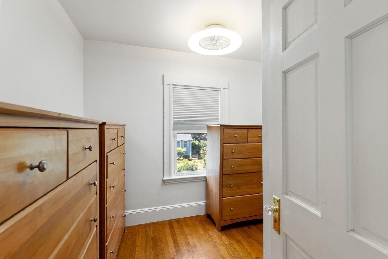 Condominium at 7 Lawrence St # B, Beverly MA 01915, Beverly, photo 25 of 36