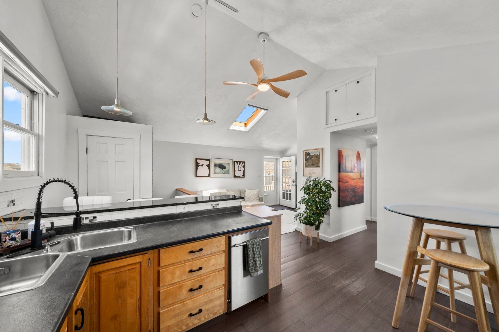 Condominium at 17 Millett St # 3, Gloucester MA 01930, Gloucester, photo 5 of 22