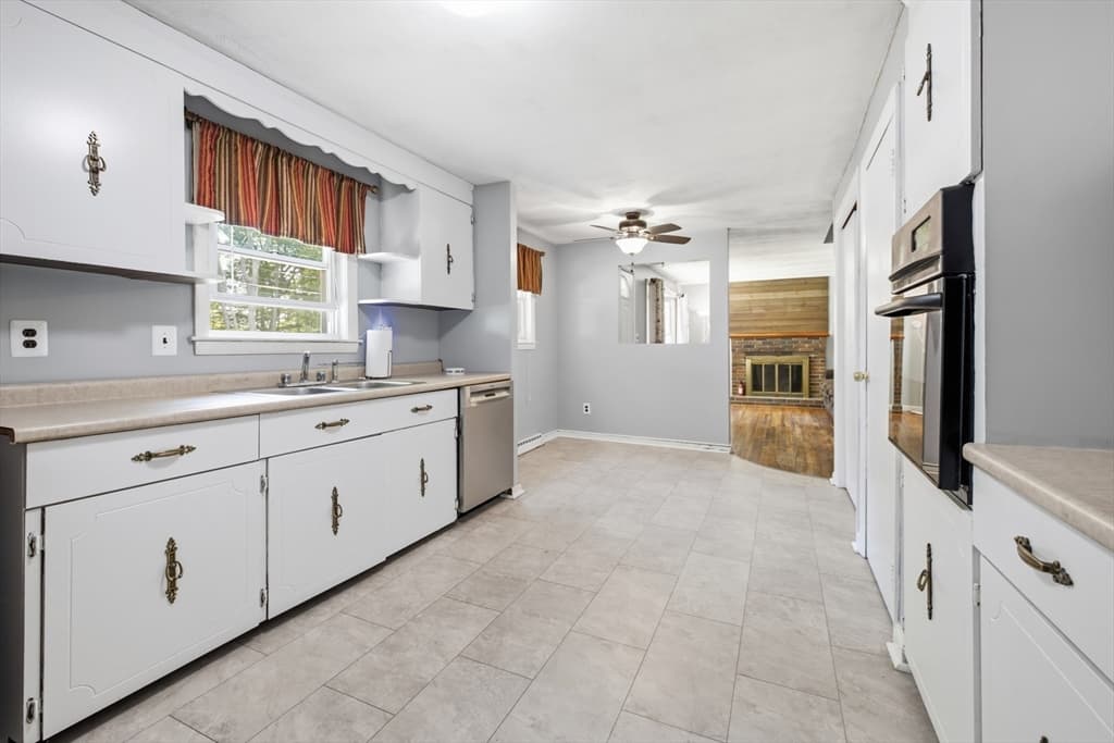 Single Family Residence at 47 W Shore Rd, Holbrook MA 02343, Holbrook, photo 6 of 30