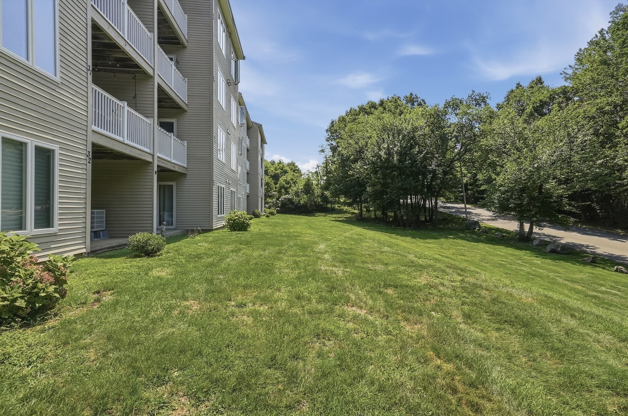 Condominium at 2 Duck Pond Road # 126, Beverly MA 01915, Beverly, photo 30 of 32