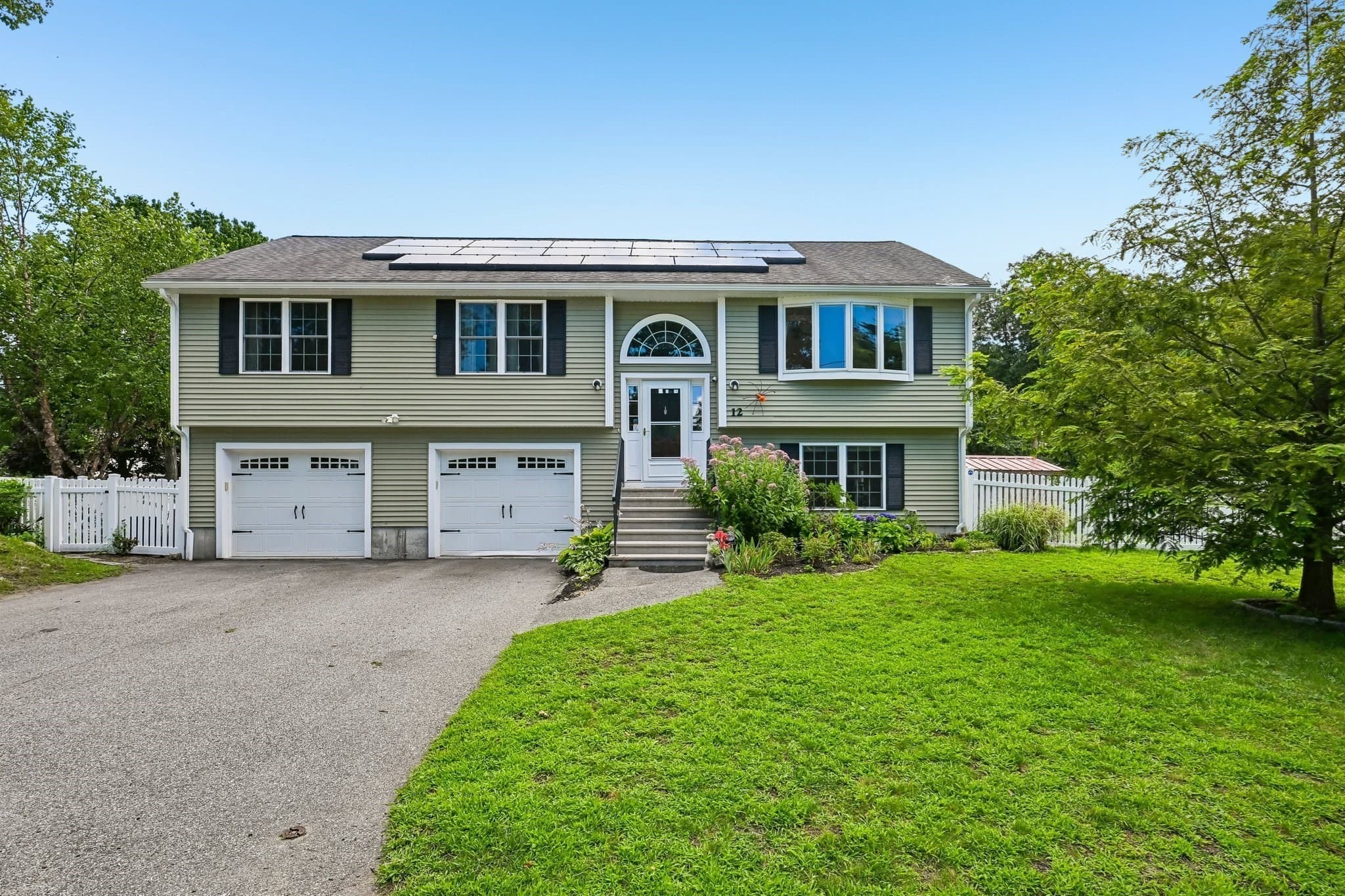 12 Autumn St, Billerica MA 01821