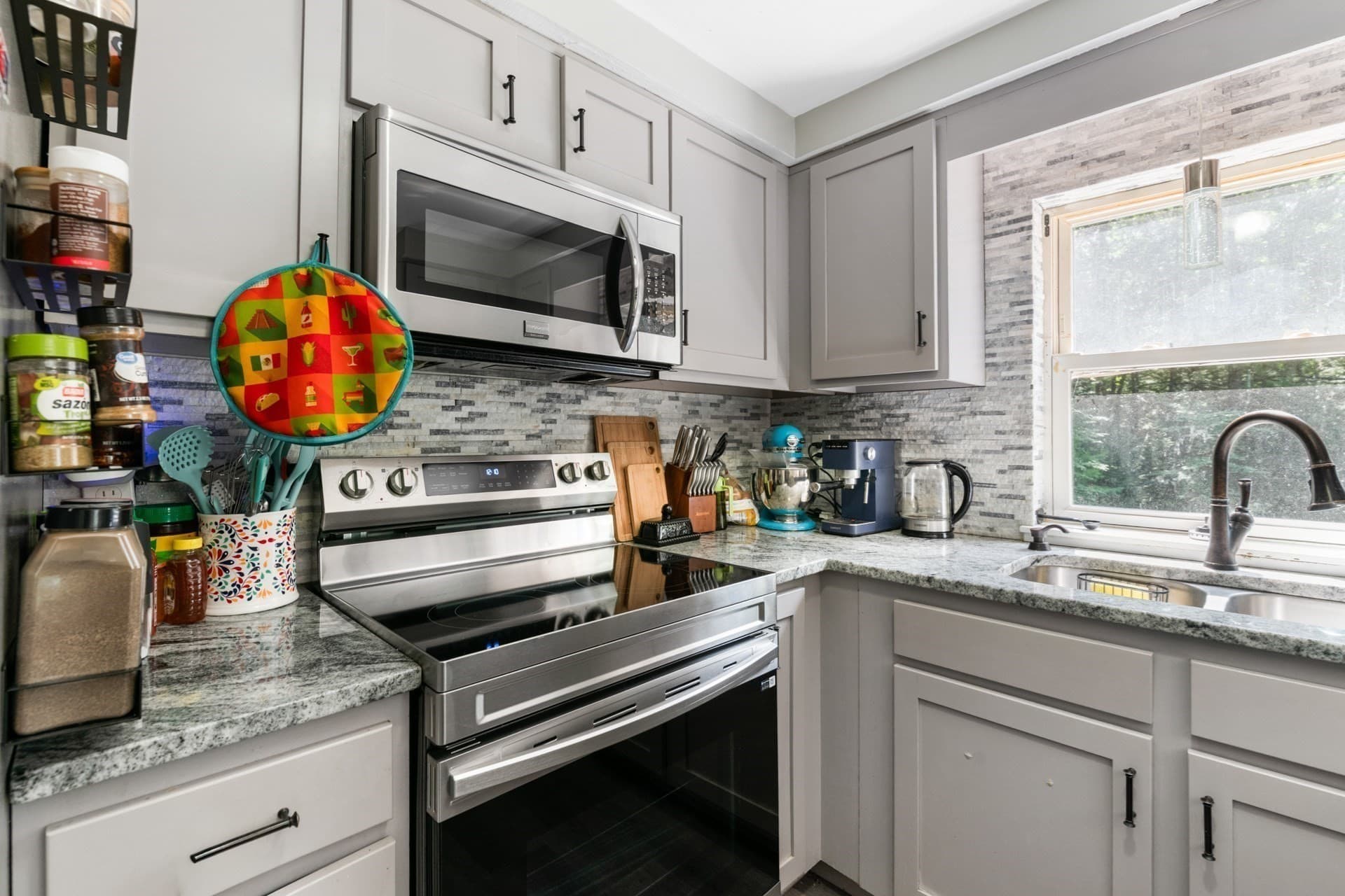 Single Family Residence at 19 Jade, Derry NH 03038, Derry, photo 16 of 31