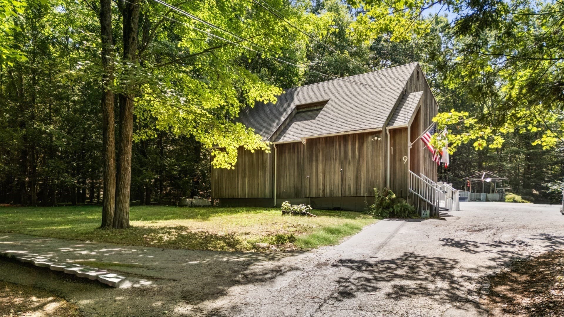 Single Family Residence at 19 Jade, Derry NH 03038, Derry, photo 7 of 31
