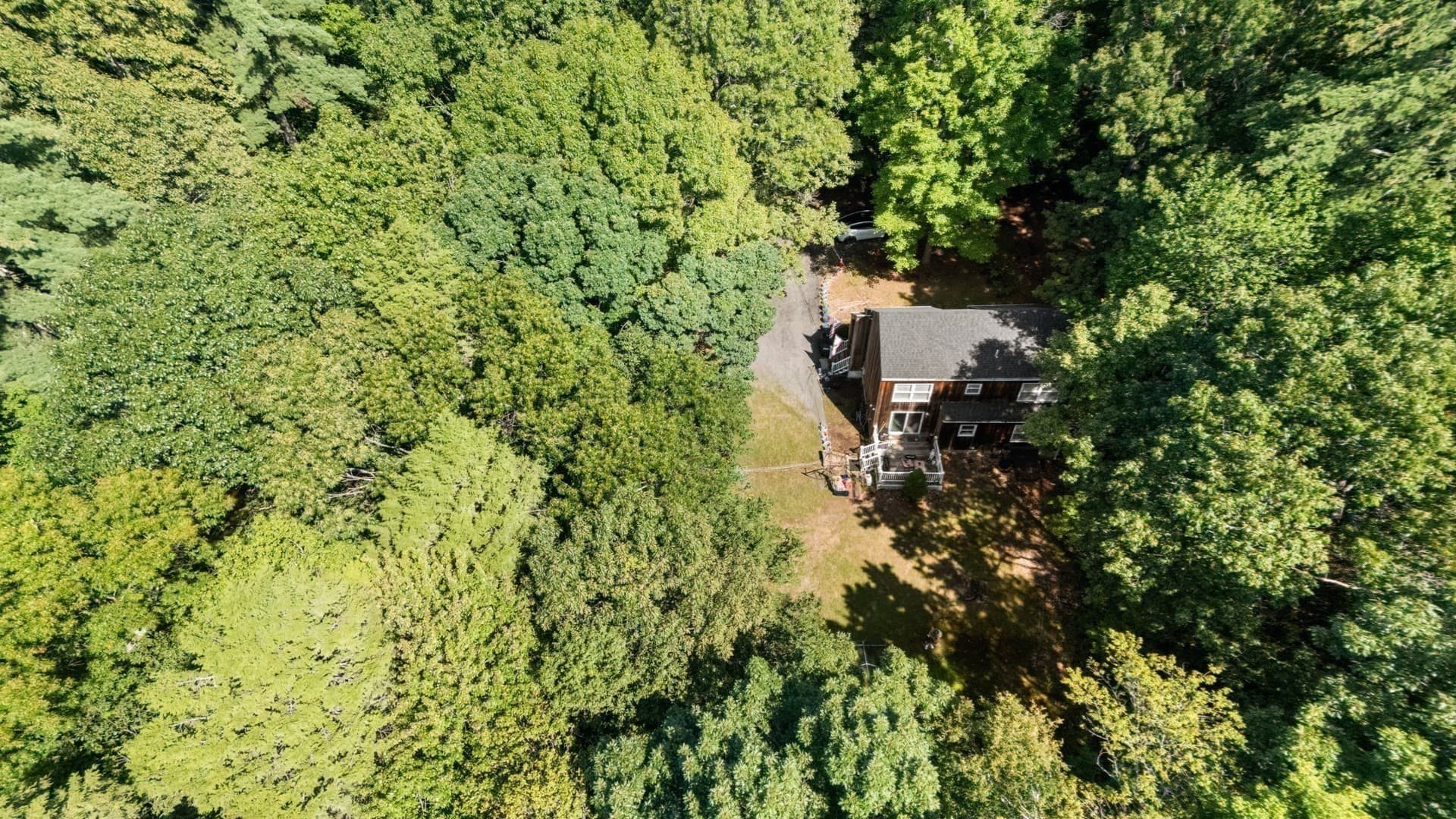 Single Family Residence at 19 Jade, Derry NH 03038, Derry, photo 5 of 31