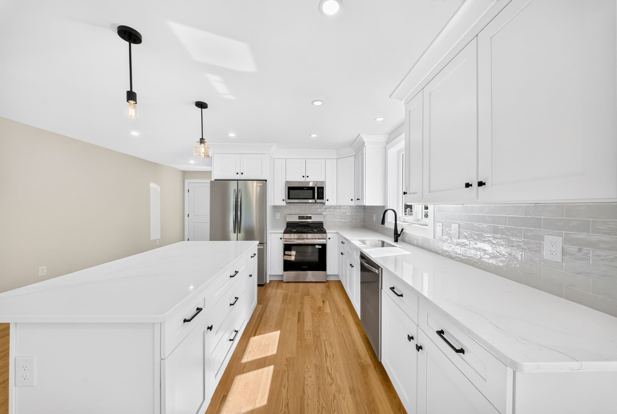 Condominium at 59 Bellflower Road # 59, Billerica MA 01821, Billerica, photo 8 of 28