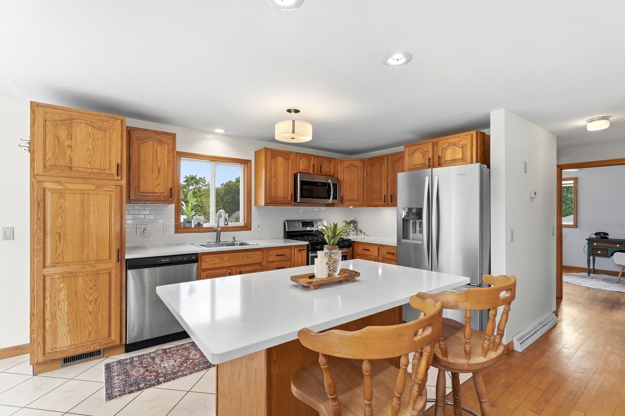 Single Family Residence at 1251 Shawsheen St, Tewksbury MA 01876, photo 7 of 42