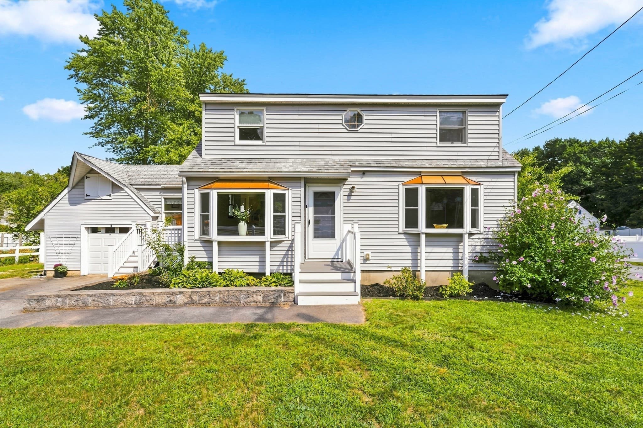 1251 Shawsheen St, Tewksbury MA 01876