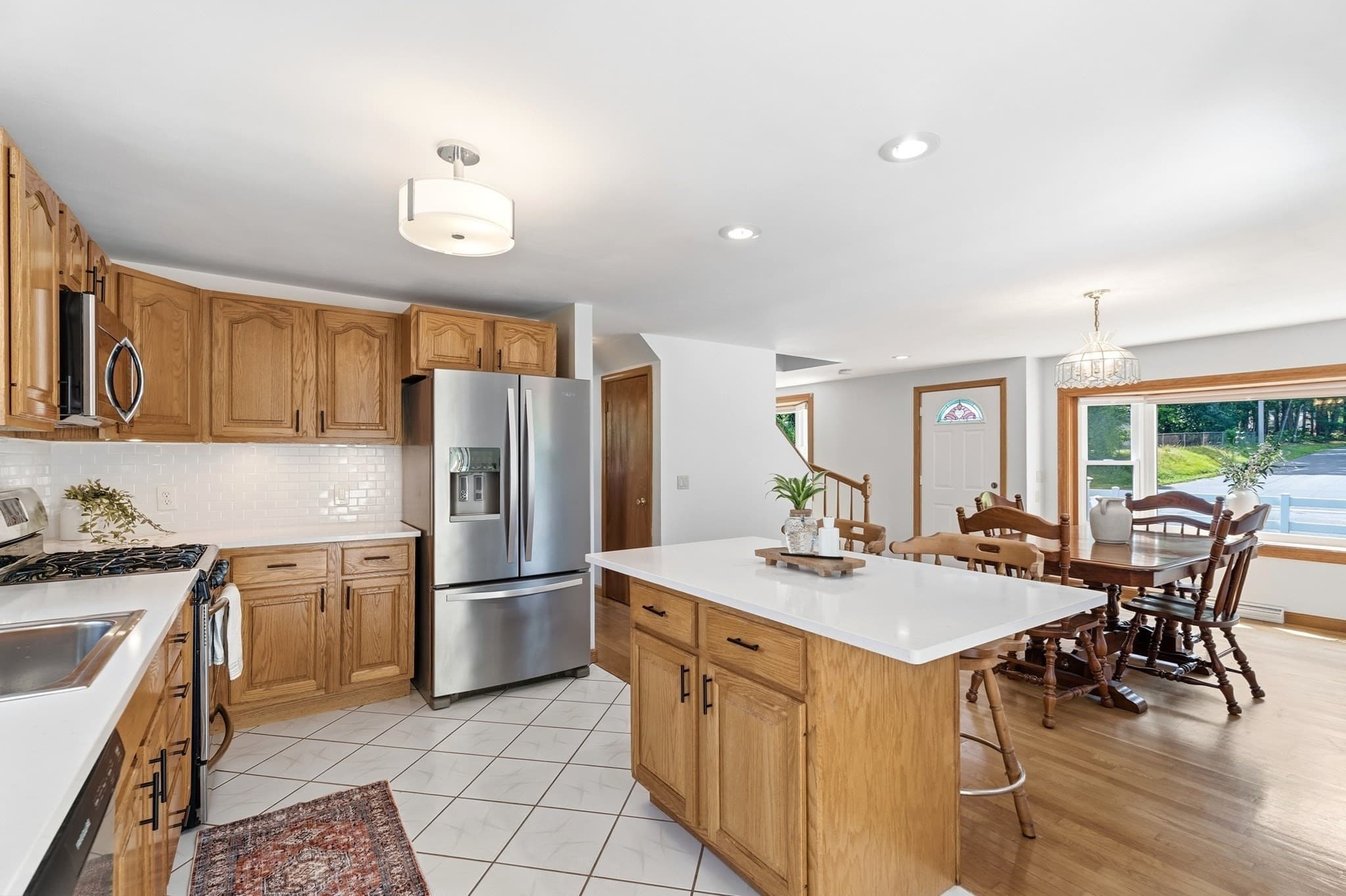 Single Family Residence at 1251 Shawsheen St, Tewksbury MA 01876, photo 4 of 42