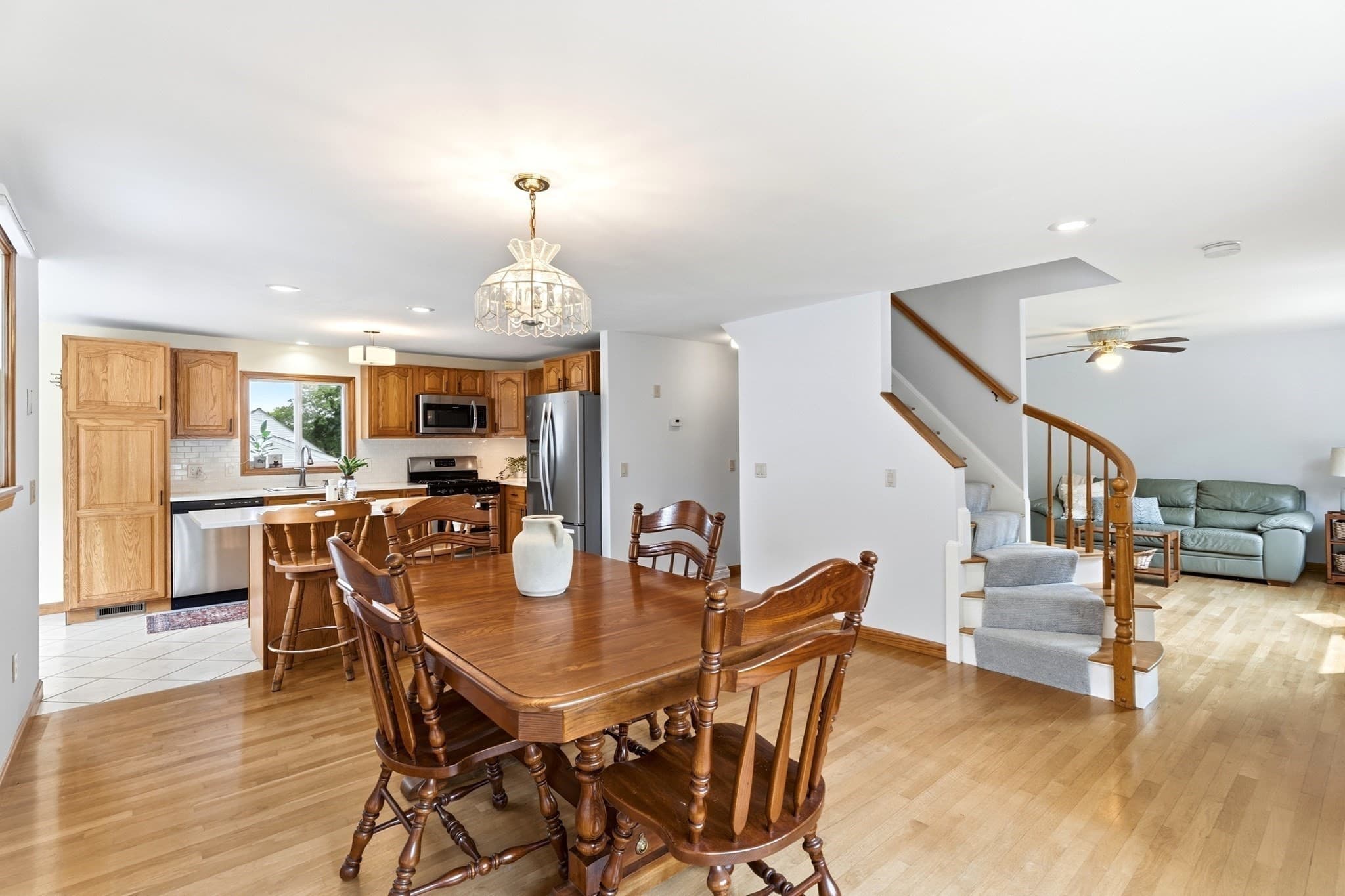 Single Family Residence at 1251 Shawsheen St, Tewksbury MA 01876, photo 8 of 42